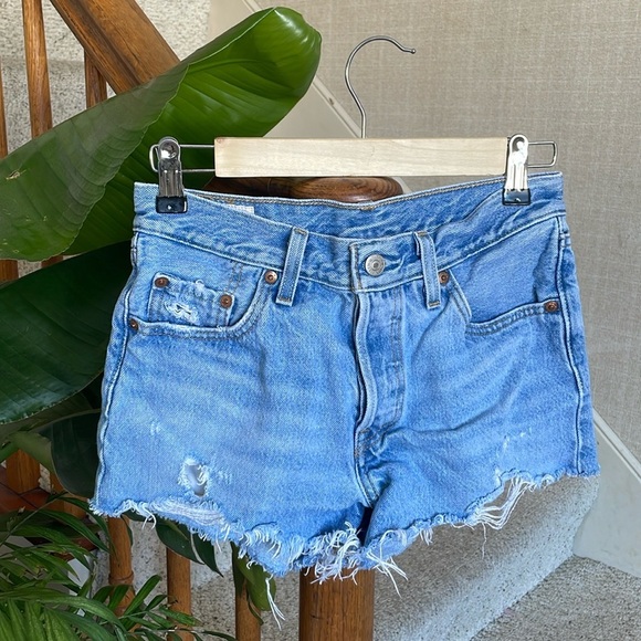 Levi's 501 Premium Denim Cotton Buttonfly Jean Shorts - Picture 1 of 13